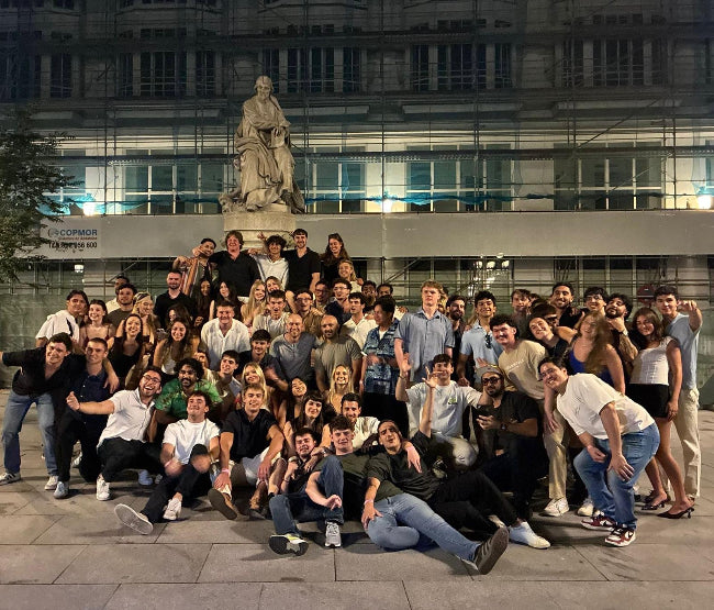 Madrid Pub Crawl: 3 Bars + 1 Club + 5 Free Shots
